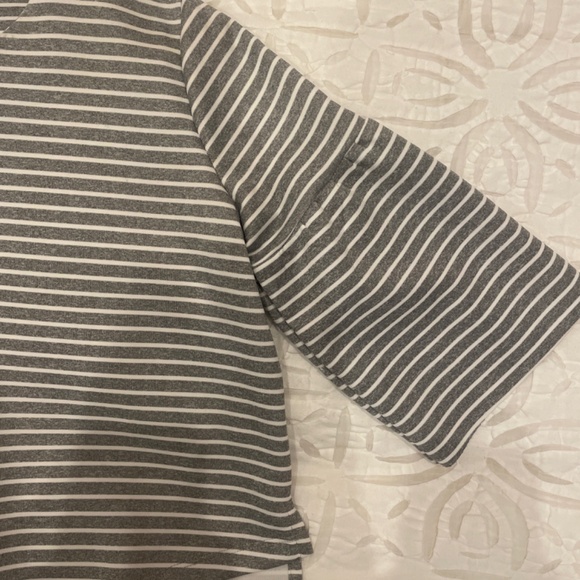 Grey top - Picture 2 of 4